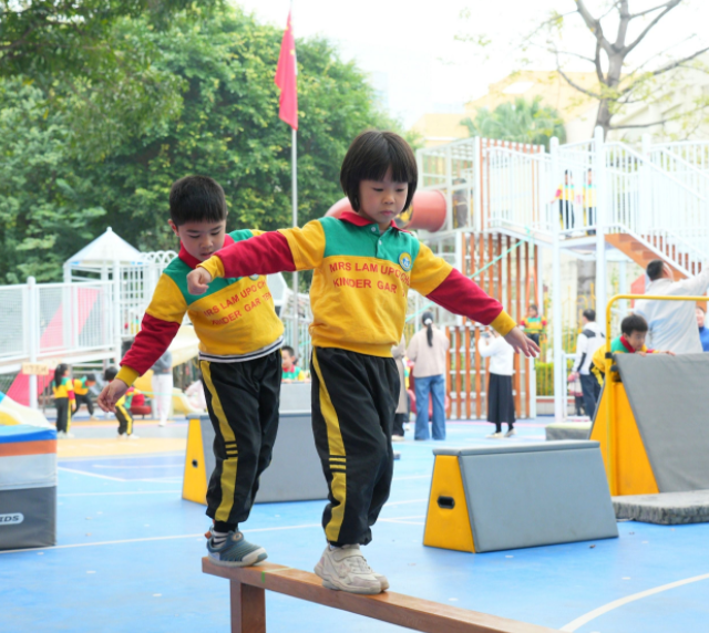 教师先行课程浸润家园校协同构建起三位一体的幼小联接机制 教师先行课程浸润家园校协同构建起三位一体的幼小联接机制
