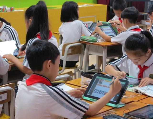 坚实的数据课程变革并非局部调整对教育生态的全方位重塑 坚实的数据课程变革并非局部调整对教育生态的全方位重塑