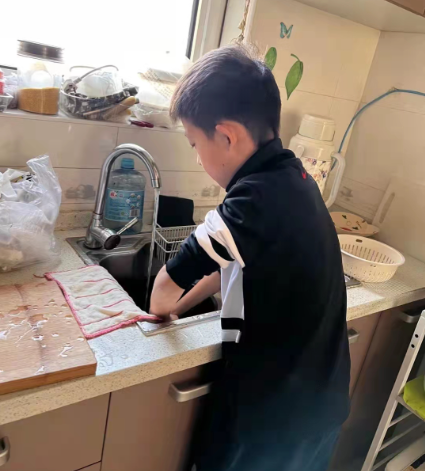 学校拟定马力全开运动计划鼓舞学生争当运动之马加强体育训练